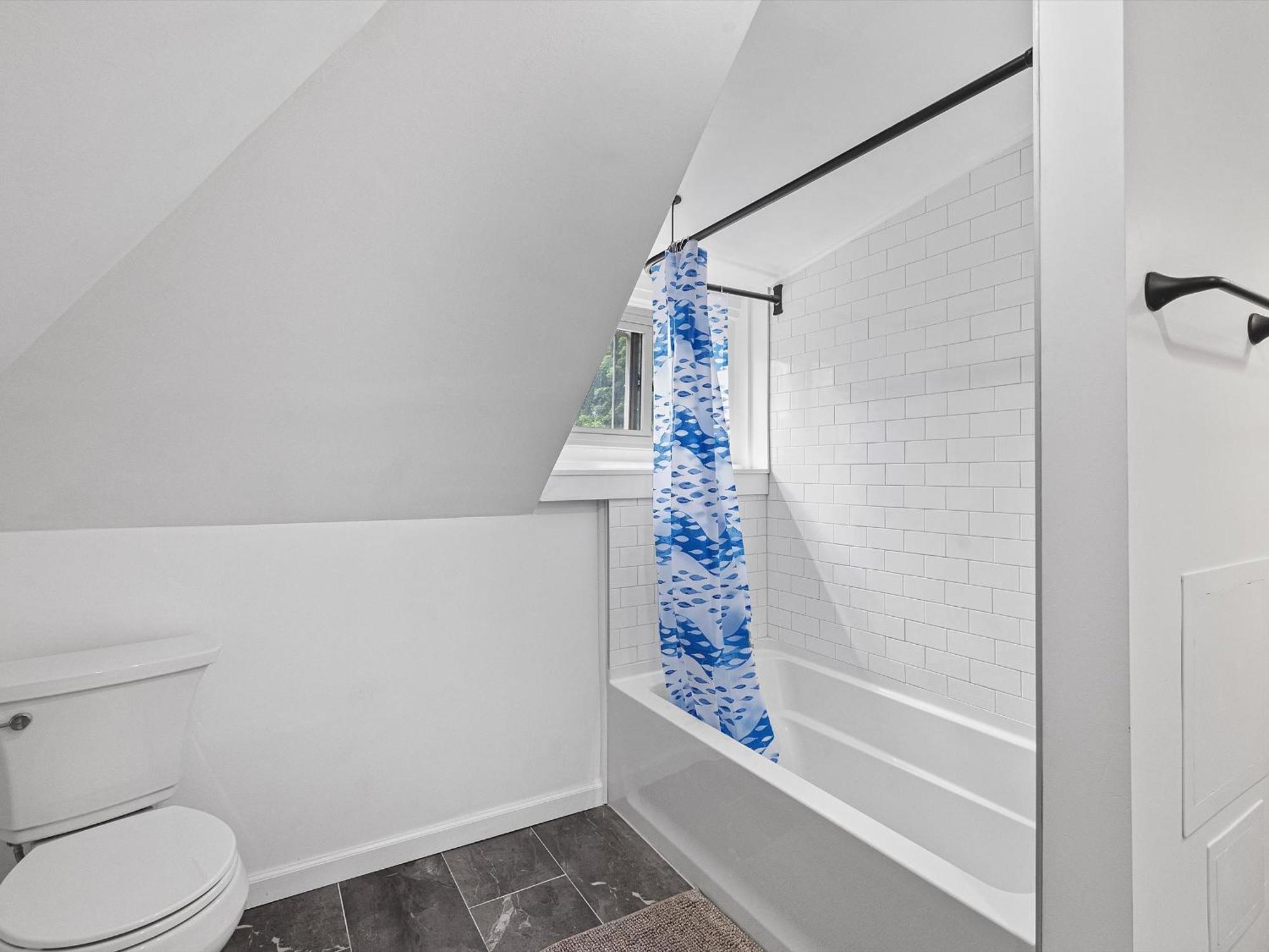 Shadyside, 3c Spacious & Modern Private Bedroom With Shared Bathroom And Free Parking Homestay *