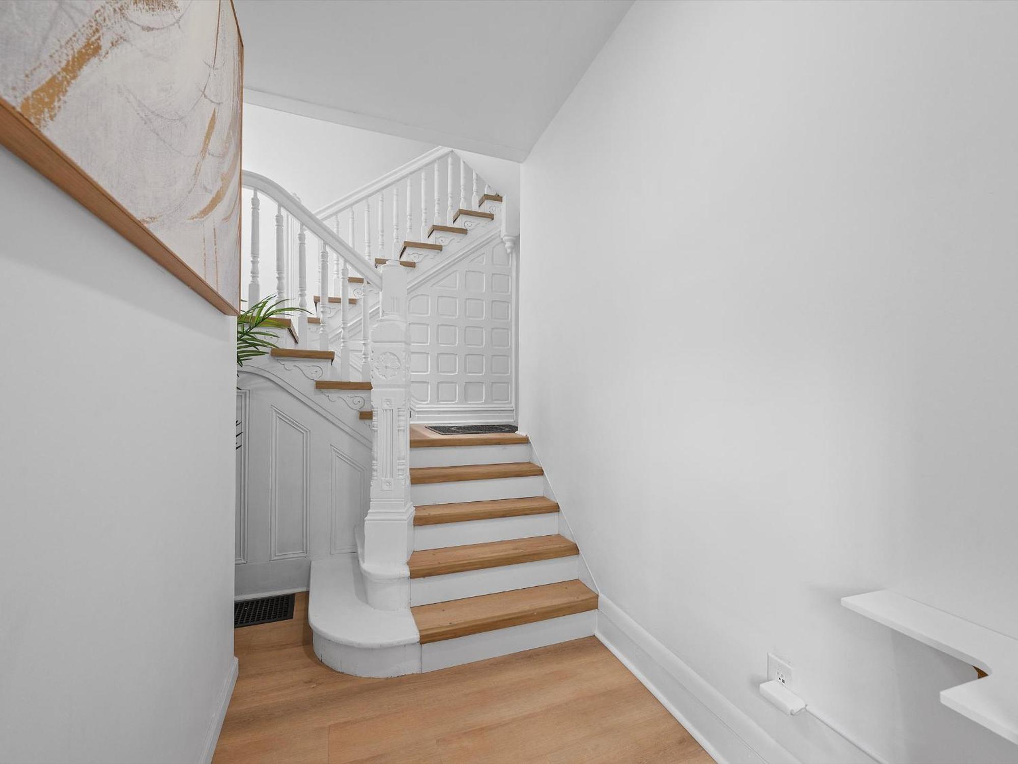 Shadyside, 3c Spacious & Modern Private Bedroom With Shared Bathroom And Free Parking Homestay
