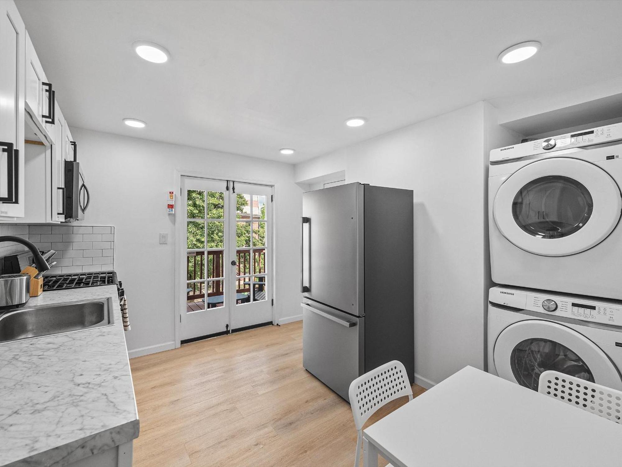 Homestay Shadyside, 3c Spacious & Modern Private Bedroom With Shared Bathroom And Free Parking Pittsburgh